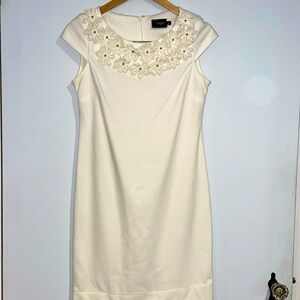 Taylor cream color flower detail dress with cap sleeves size 2